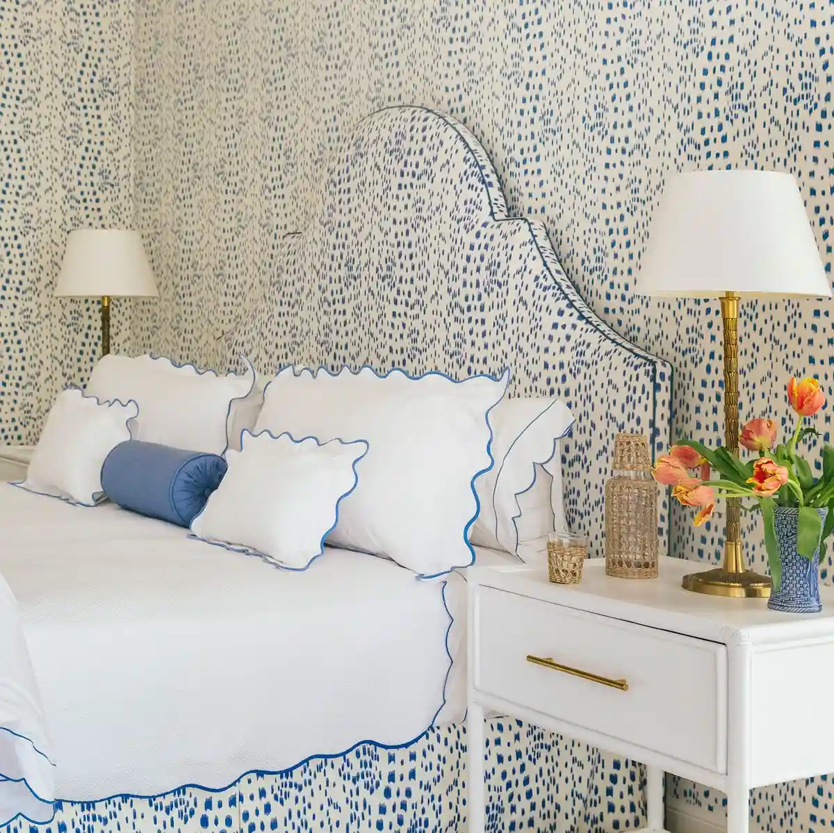 Wallpaper installation service in Folsom CA